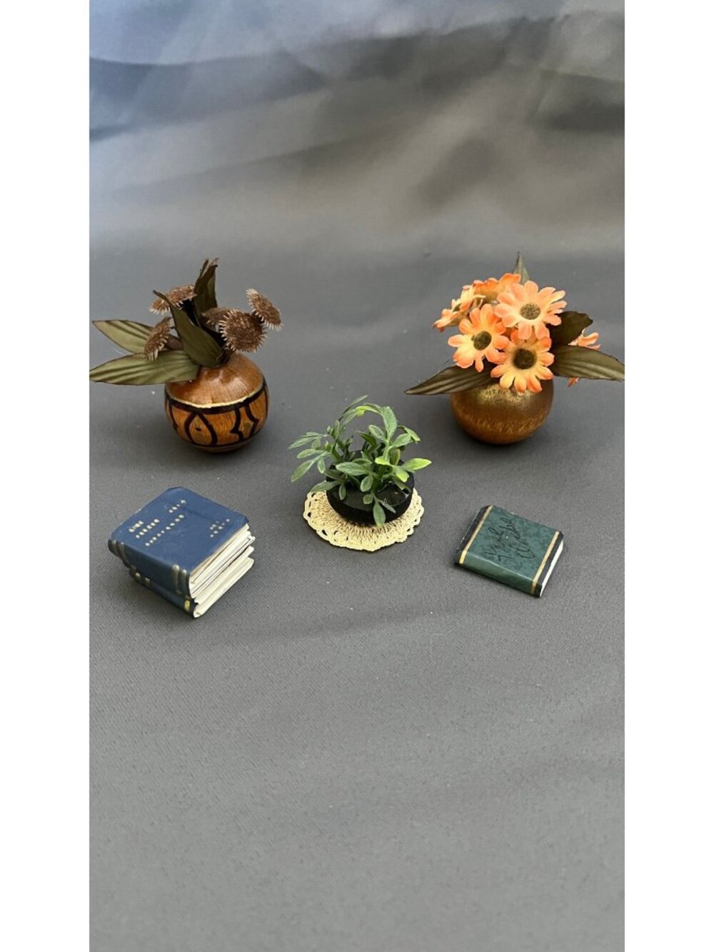 Miniature 1:6 Plaid Living Room Set With Sofa Chair Ottoman Tables & Black Baby - Picture 11 of 11